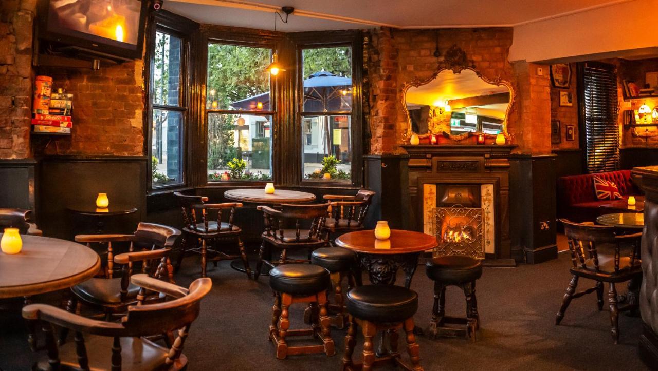 The Foresters Arms คิงส์ตันอะพอนเทมส์ ภายนอก รูปภาพ